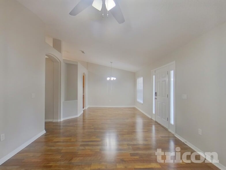 Building Photo - 609 White Oak Way