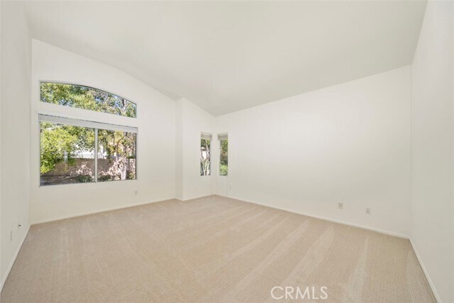 Building Photo - 17 Camarin St