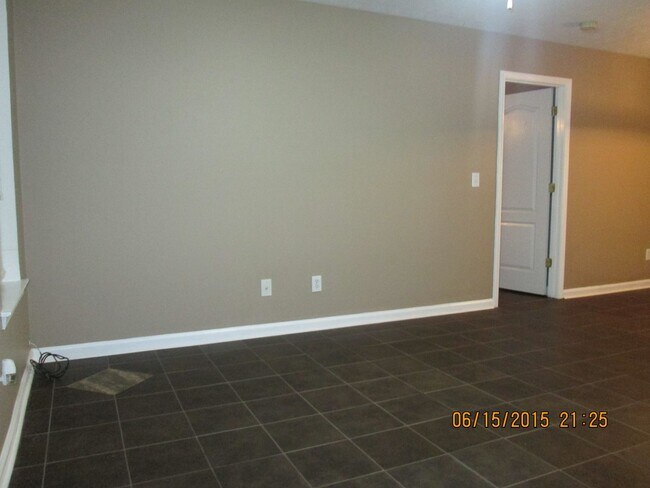 Building Photo - 6237A Dorsett Shoals
