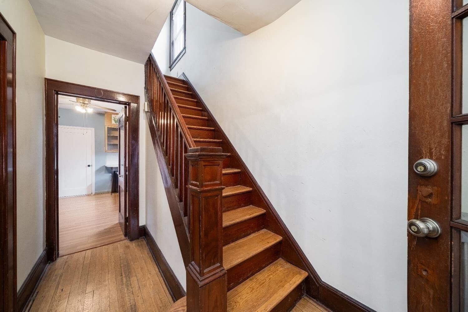 Building Photo - 351 Somerset St