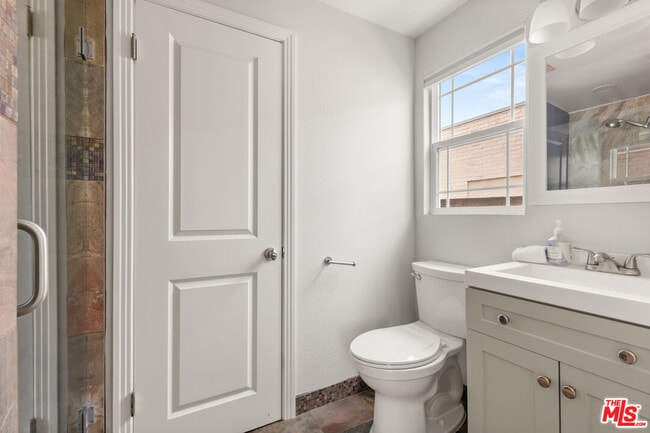 Building Photo - 419 S Almont Dr