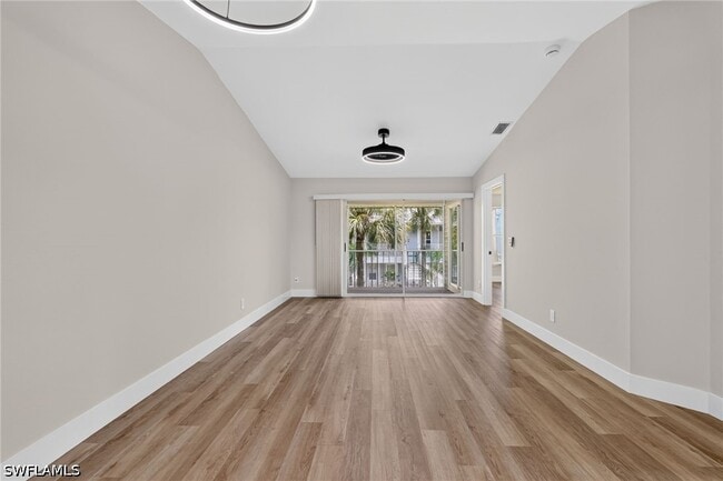 Building Photo - 1915 Courtyard Way