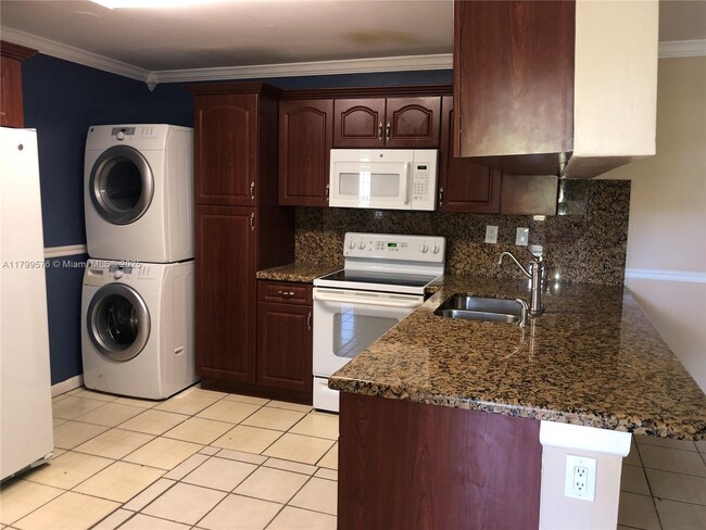Building Photo - 15421 SW 81st Cir Ln