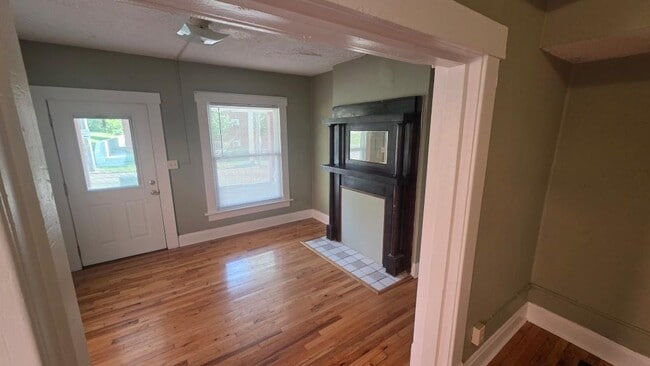 Building Photo - 54 W Dodridge St