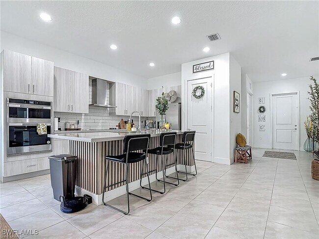 Building Photo - 5285 Marano Dr