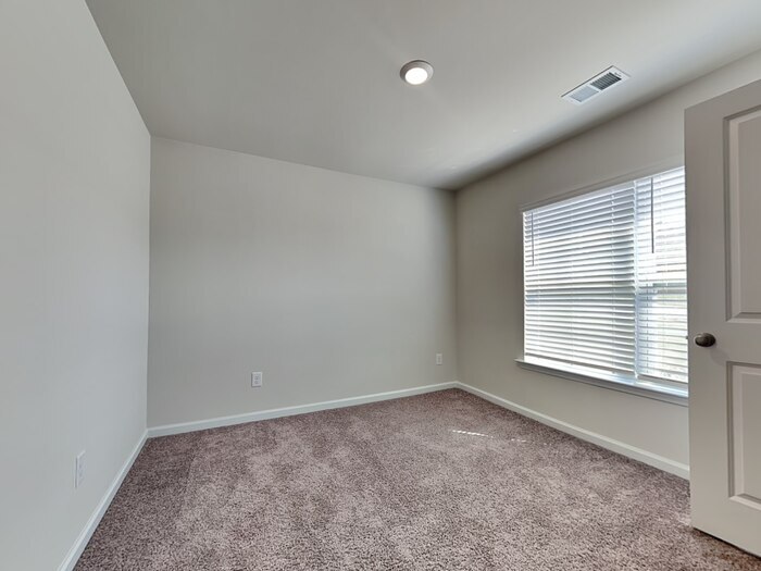 Building Photo - 306 Crooked Pne Ct