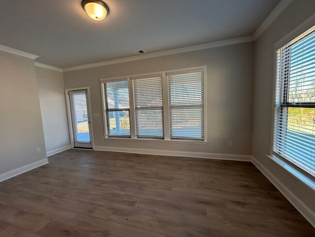 Building Photo - 505 Colebrook Wy