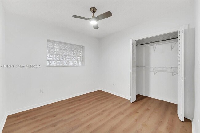 Building Photo - 4090 SW 69th Ave