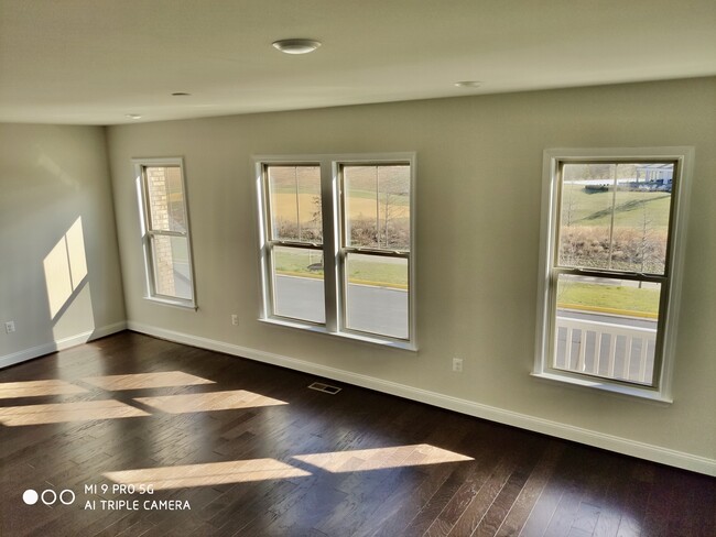 Second-Floor Main Living Room - 17109 Branched Oak Rd