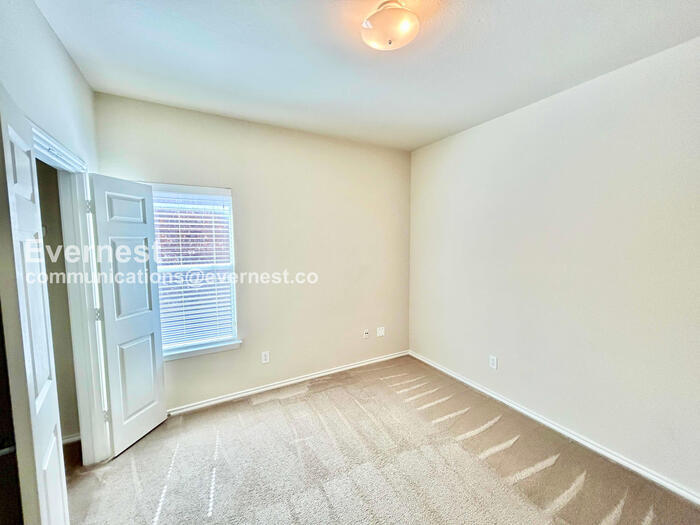 Building Photo - 10009 Bull Run