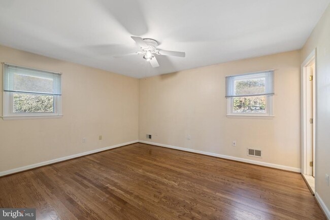 Building Photo - 1032 Pinecrest Dr