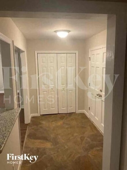 Building Photo - 184 Fremont Loop