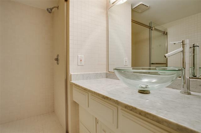 Building Photo - 4414 Buena Vista St