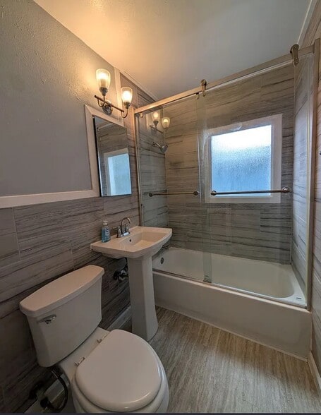 Building Photo - 890 Josephine St