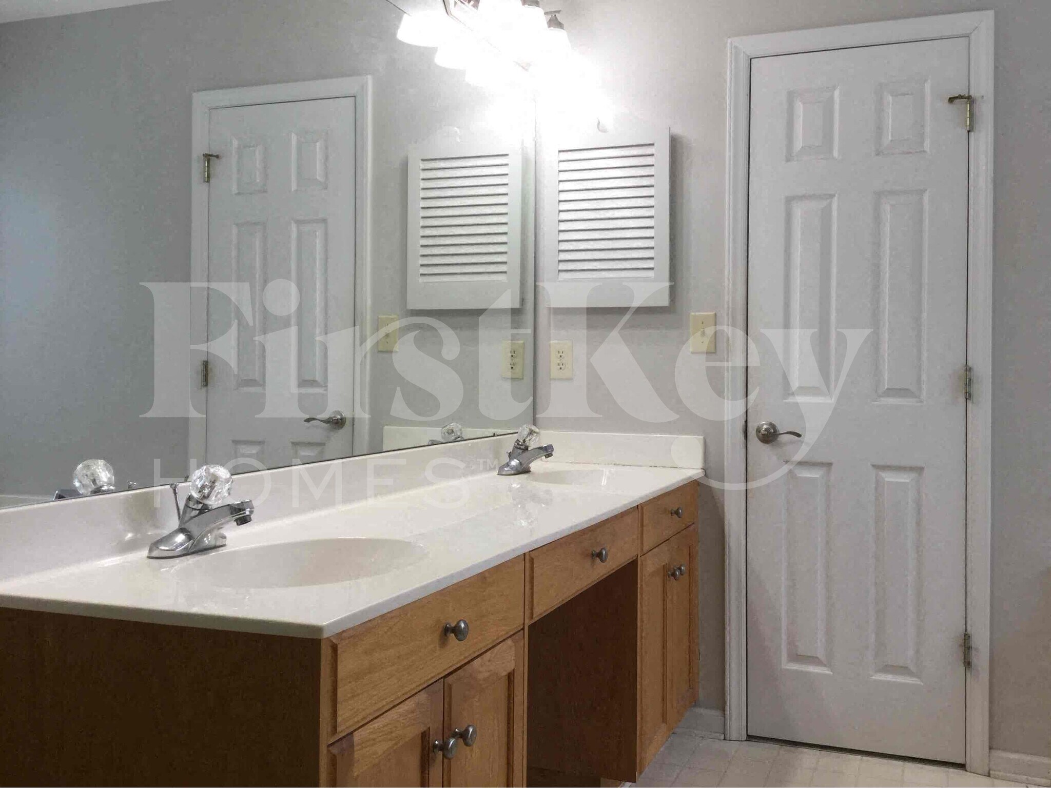 Building Photo - 8102 Kingston Dr