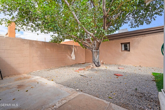 Building Photo - 3225 Fort Blvd