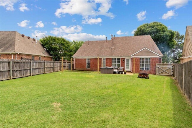 Building Photo - 11660 Mahogany Dr