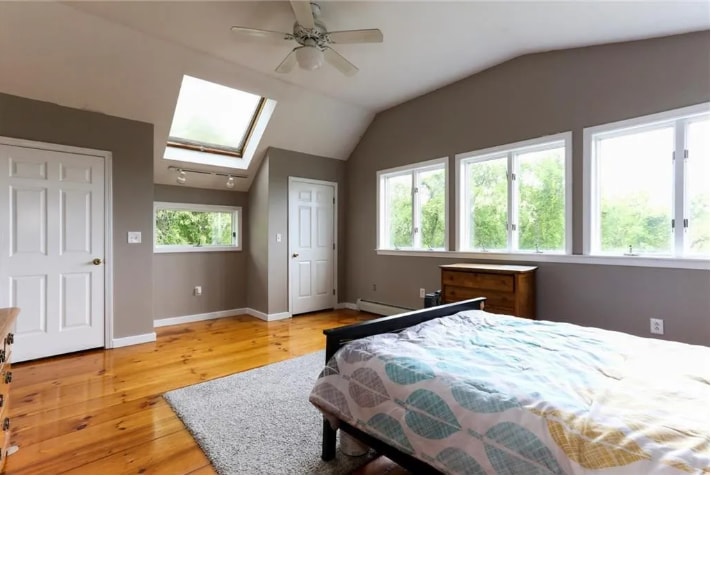 Building Photo - 41 W Main Rd