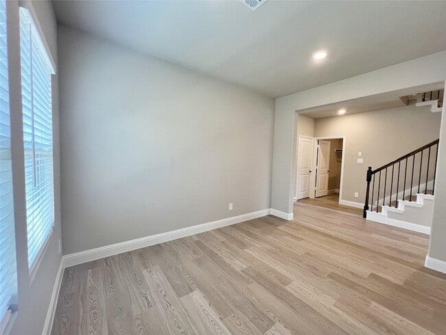 Building Photo - 678 Woodland Ave