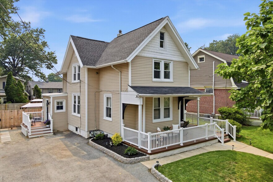 Building Photo - 135 Rutledge Ave