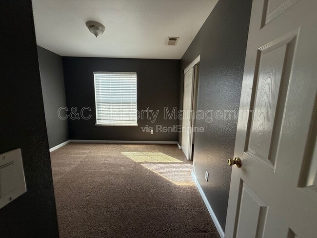 Building Photo - 10628 Siskiyou Ln