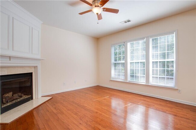 Building Photo - 2565 Vistoria Dr