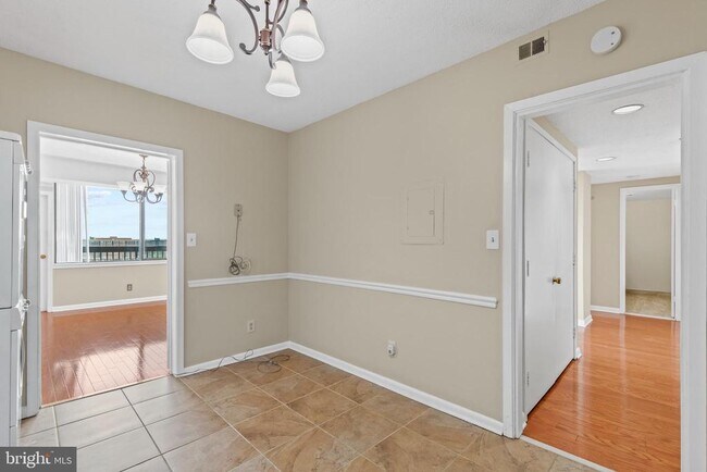 Building Photo - 3709 S George Mason Dr
