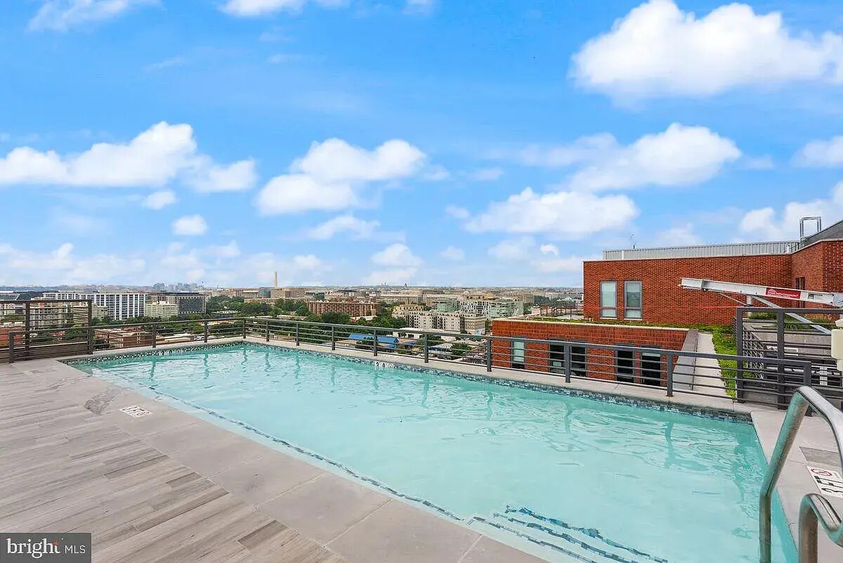 Building Photo - 1211 Van St SE