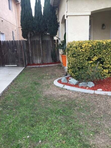 Building Photo - 1573 Shadowood Ct