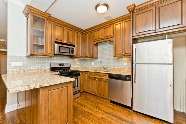 Primary Photo - 4836 N Paulina St