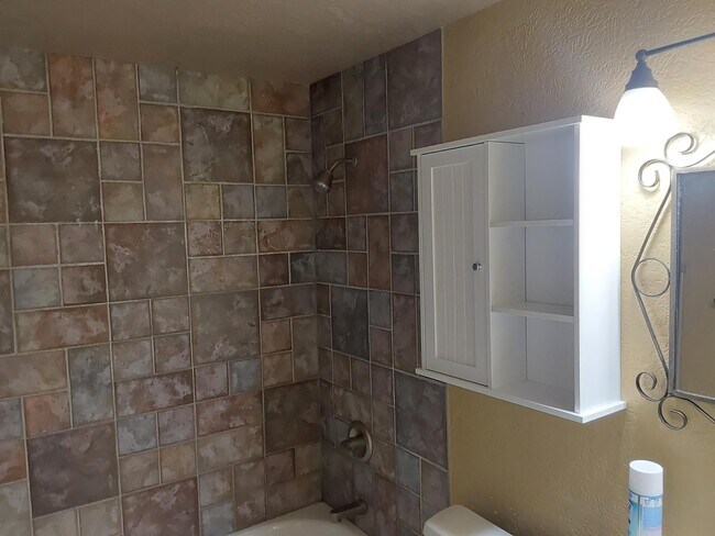 Building Photo - 611 Cornerstone Dr