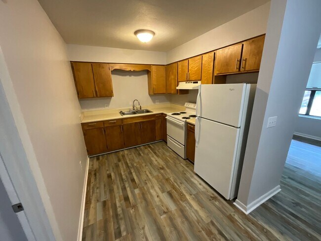 Building Photo - 1311 Plum Cir