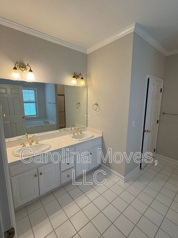 Building Photo - 102 W Field Sparrow Ct