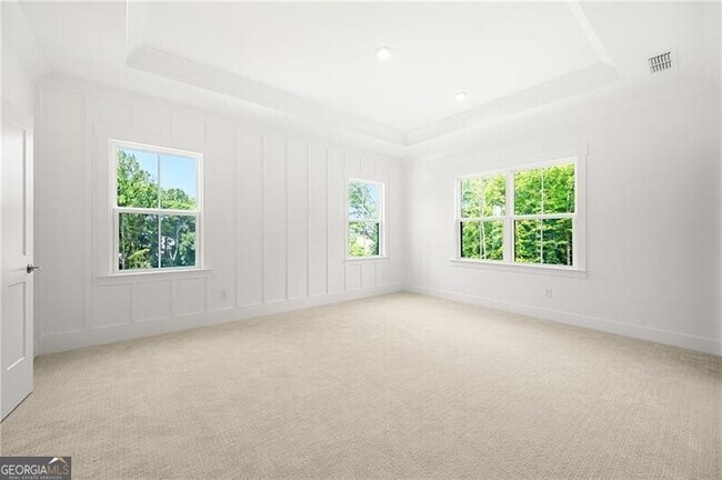 Building Photo - 2815 Medford Dr