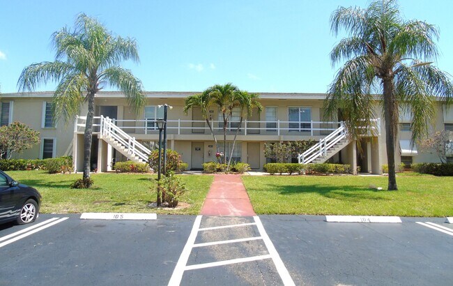 Primary Photo - 309 Circle Dr S