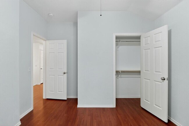 Building Photo - 1208 Heritage Hill Cove