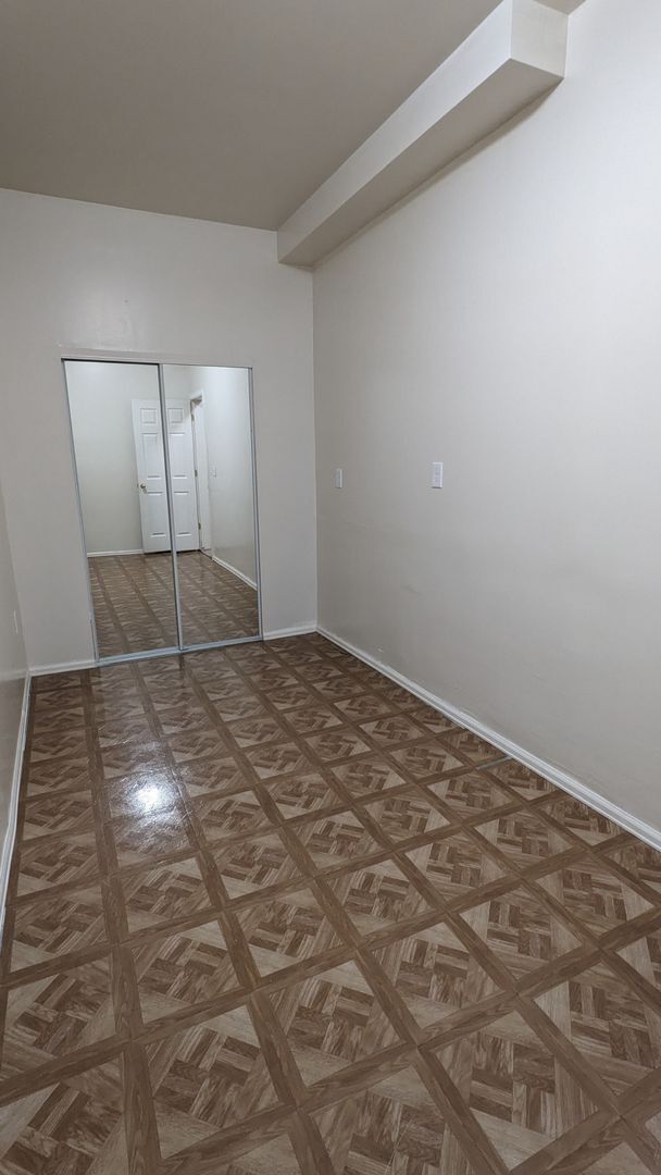 Building Photo - RANCH 3 BED/3 BATH PATIO HOME WITH MAIN FL...