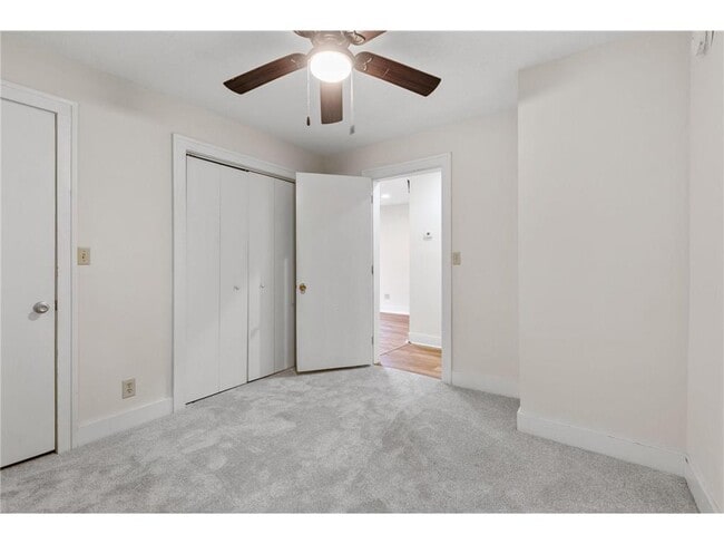 Building Photo - 2610 Dupont Ave S