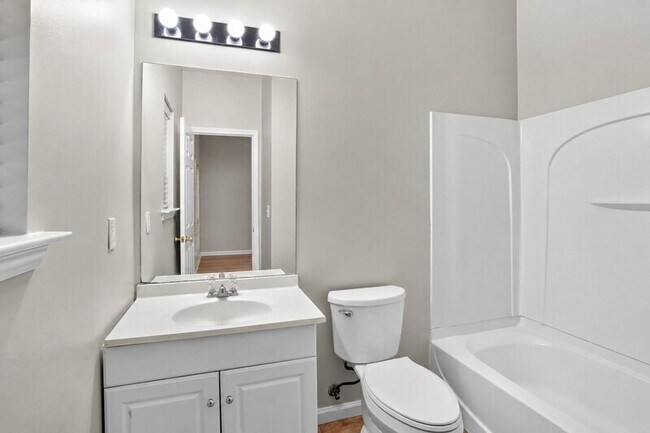 Building Photo - 730 Celeste Ln