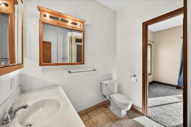 Building Photo - Spacious 4-Bedroom Home Minutes from Downt...