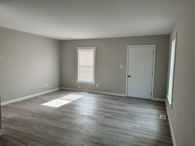 Building Photo - 4808 Hoyle Dr