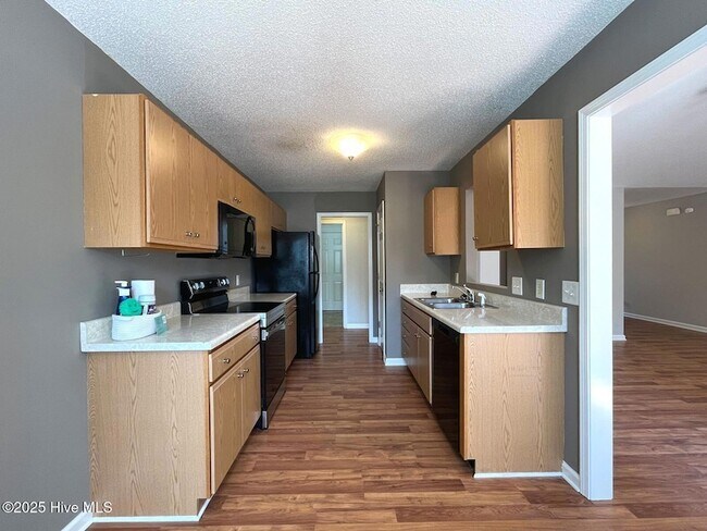 Building Photo - 205 Woodgreen Ln