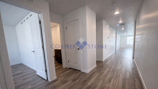 Building Photo - Stunning Home in Star!