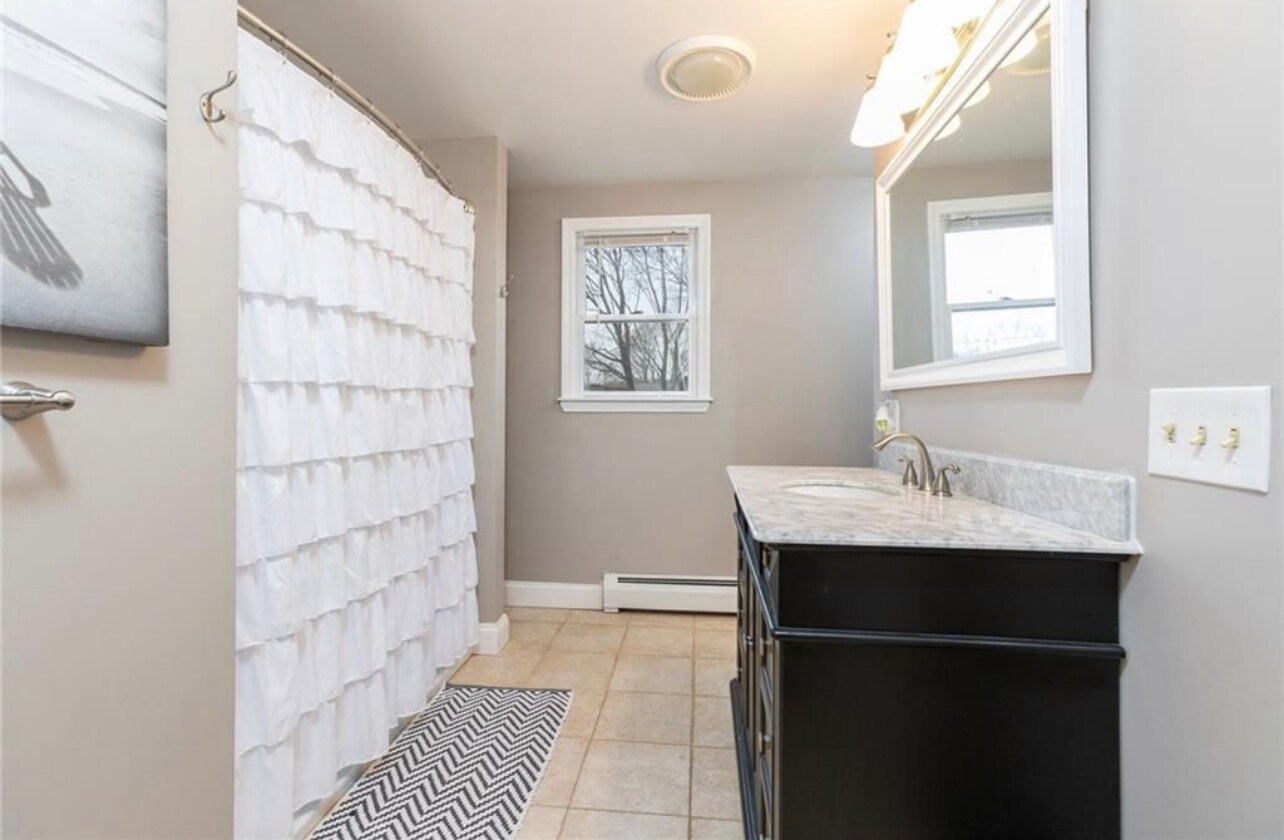 Building Photo - 32 Pilgrim Ave