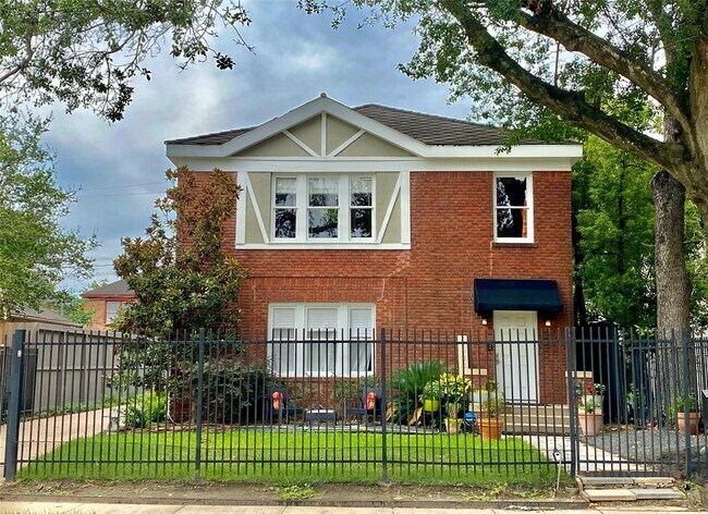Primary Photo - 1635 Norfolk St