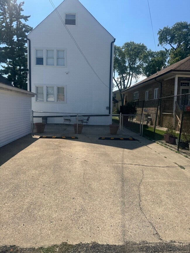 Primary Photo - 5632 W Berenice Ave