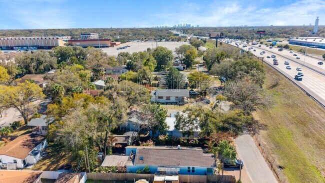 Building Photo - 8505 N Lamar Ave