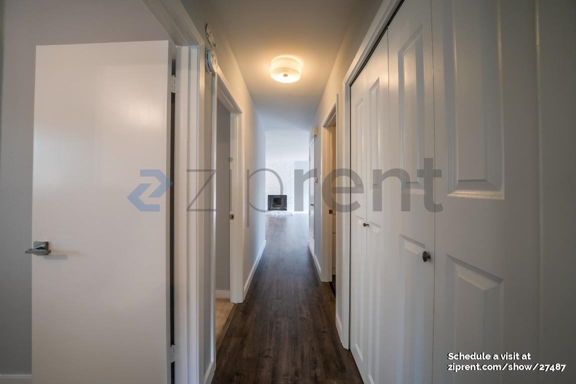 Building Photo - Unit A
