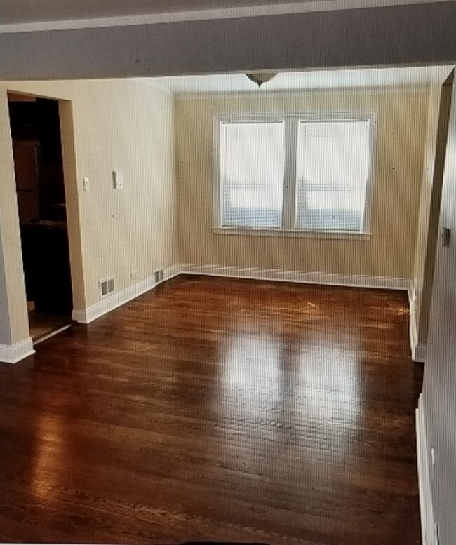 Building Photo - 9209 S Laflin St