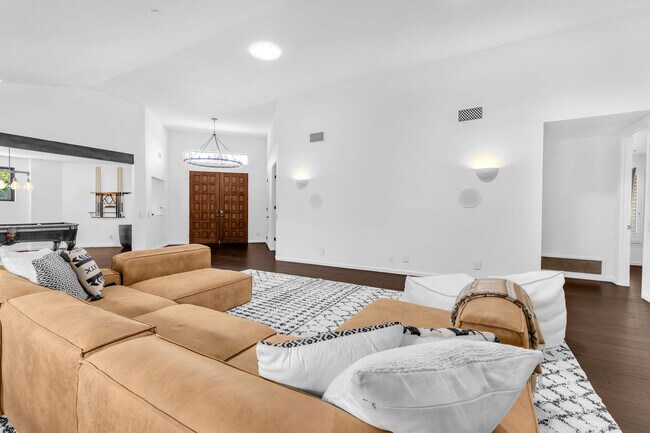 Building Photo - 45680 Vista Dorado Dr